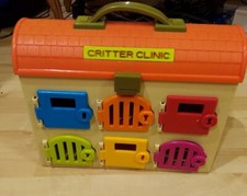 Battat Critter Clinic Pet Vet Animal Hospital No Keys or Animals Toddler Playset