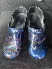 dansko 37 blue Clogs