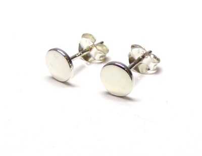 925 Sterling Silber kleine flache schlichte 6 mm runde Ohrstecker HN5340