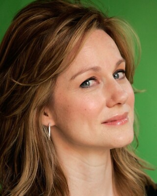 LAURA LINNEY 8x10 PHOTO *