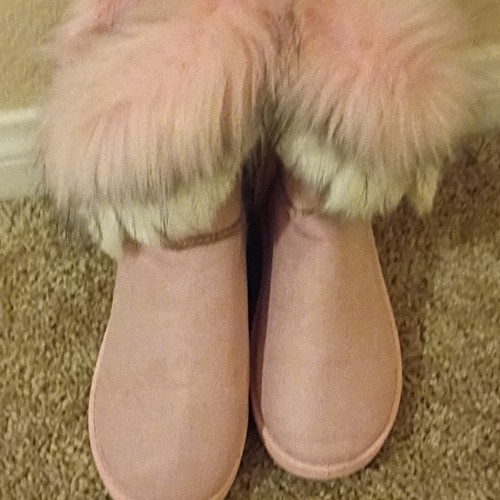 Women’s Pink Faux Fur Mid-Calf Snow Boots, Lined Solid Round Toe Pull On