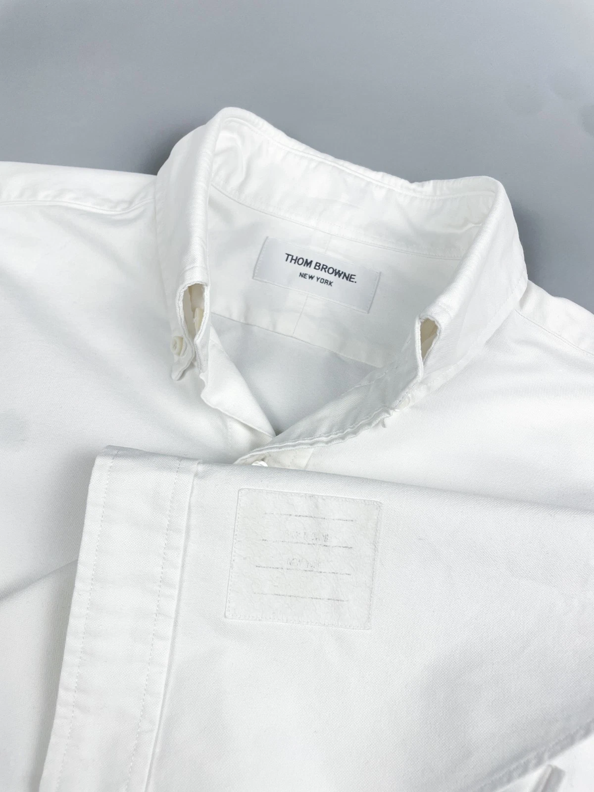 Men's THOM BROWNE New York White Oxfrod Long Sleeve Button-Up Shirt Size 3 L
Opens in a new window o