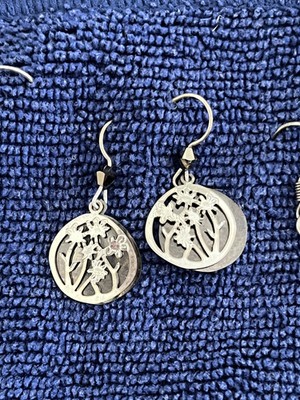 Silver floral cut out earrings/ Dangle drop/ Good condition