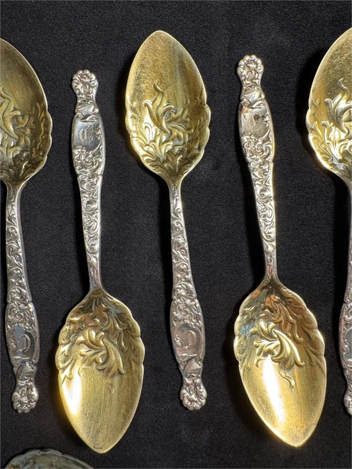 12 colheres de prata esterlina. Fabricante - Whiting MFG Co. Peso total - 272 gramas - Imagem 4 de 4