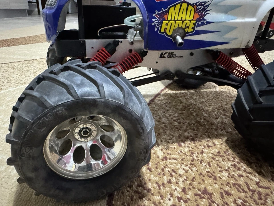 Kyosho Mad Force 1/8 Vintage pefetto istruzioni e adesivi originali - Immagine 4 di 4