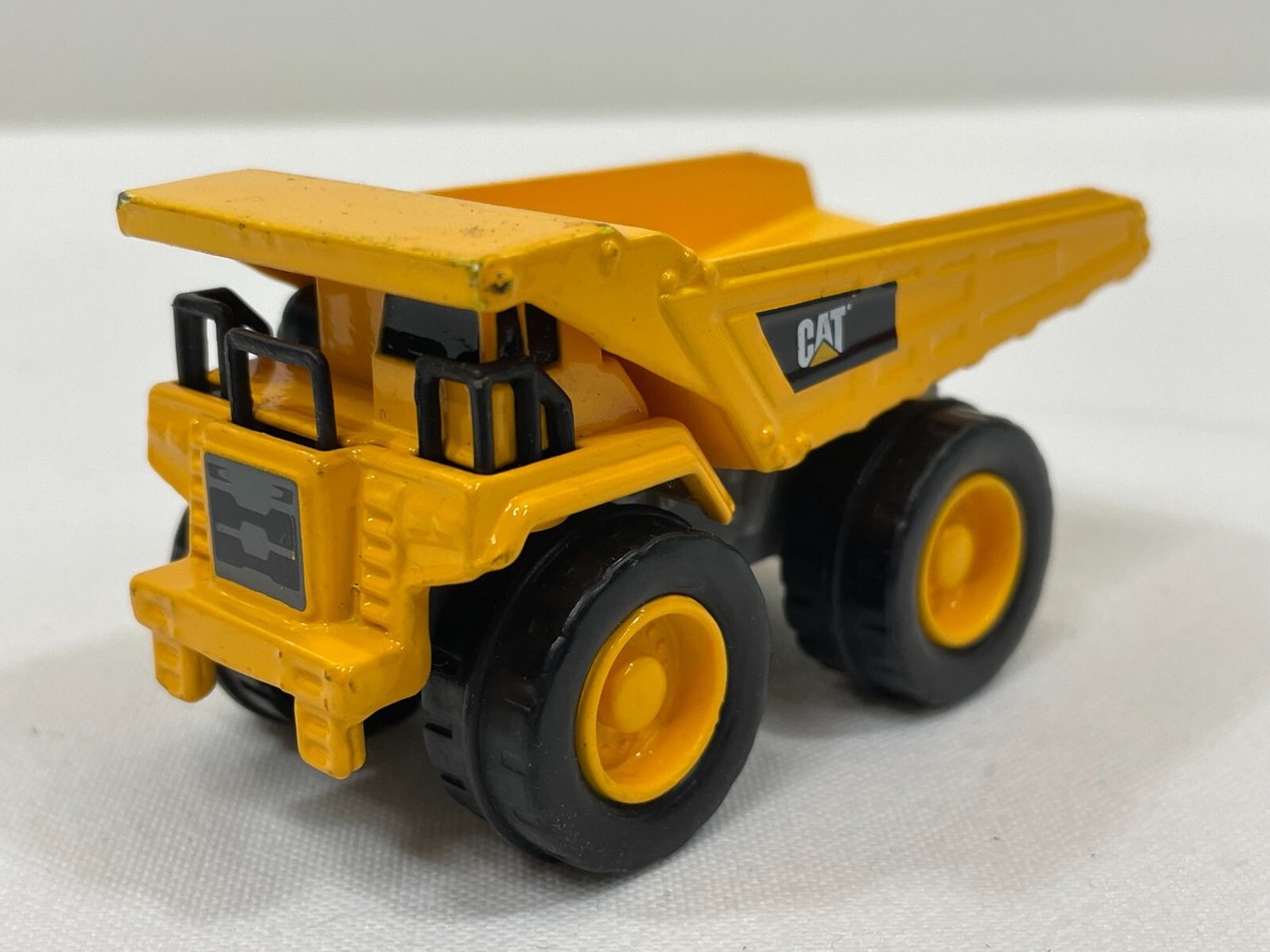CATERPILLAR CAT 1:55 Scale Diecast Yellow Dump Truck Funrise Toys