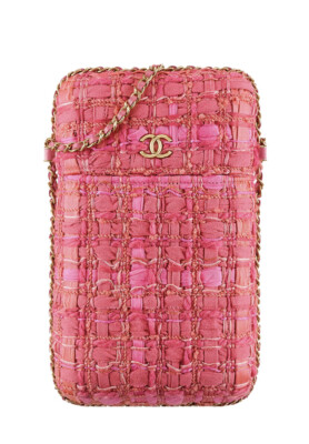 chanel chain around phone holder