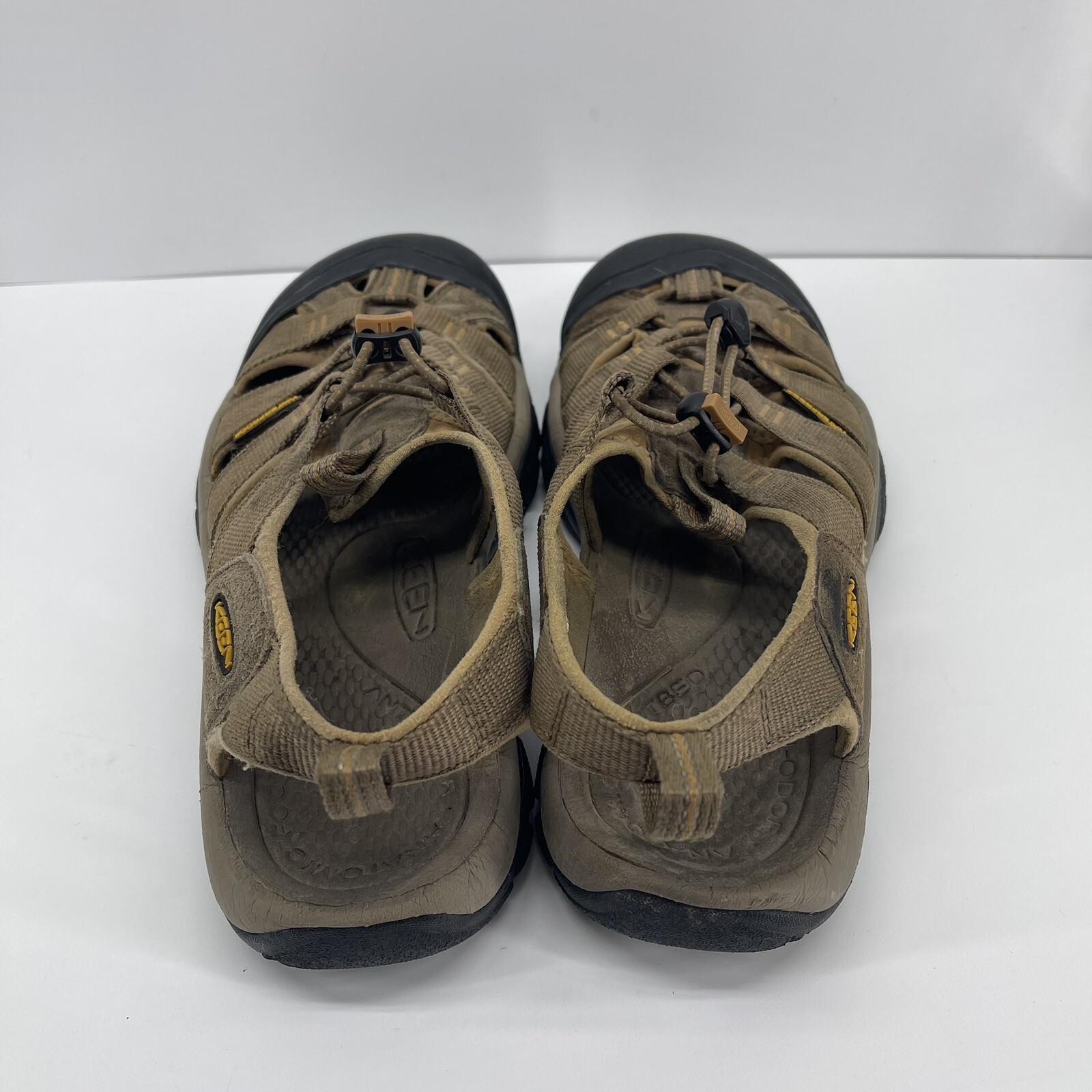 Scarpe da acqua da trekking da donna Keen taglia 8 marroni da passeggio da uomo taglia 7 EUR 39 GUC