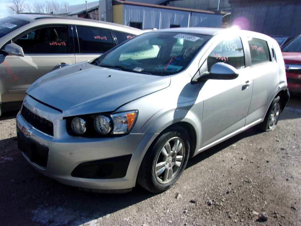 Used Seat Rear fits: 2012 Chevrolet Sonic  Grade C Foto 2 de 4