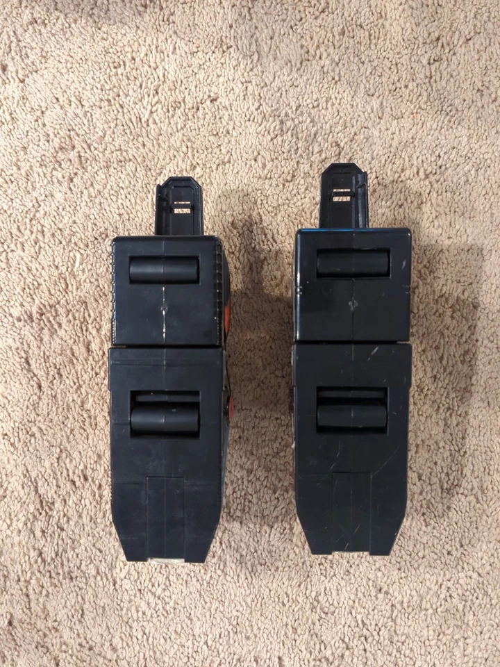 Power Rangers thunderzord Blue & Yellow Griffin Zord Legs - Image 4 of 4