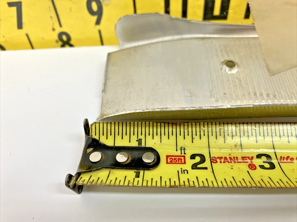 Placa de soleira de porta destro fabricante de equipamento original 4474766 1965-70 2DR Chevrolet Nova/Camaro (Bin99 - Imagem 3 de 4