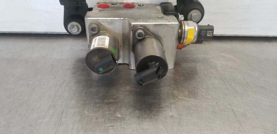 17 MERCEDES BENZ GLS63 AMG W166 BARRA ESTABILIZADORA HIDRÁULICA TRASERA BLOQUE DE CONEXIONES Foto 3 de 4