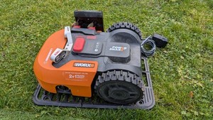Worx Landroid S WR130E Mähroboter/Akkurasenmäher bis 300 qm Garten Rasenmäher
