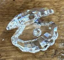 Swarovski Crystal Clam Shell with Diamond Pearl Figurine 0191692