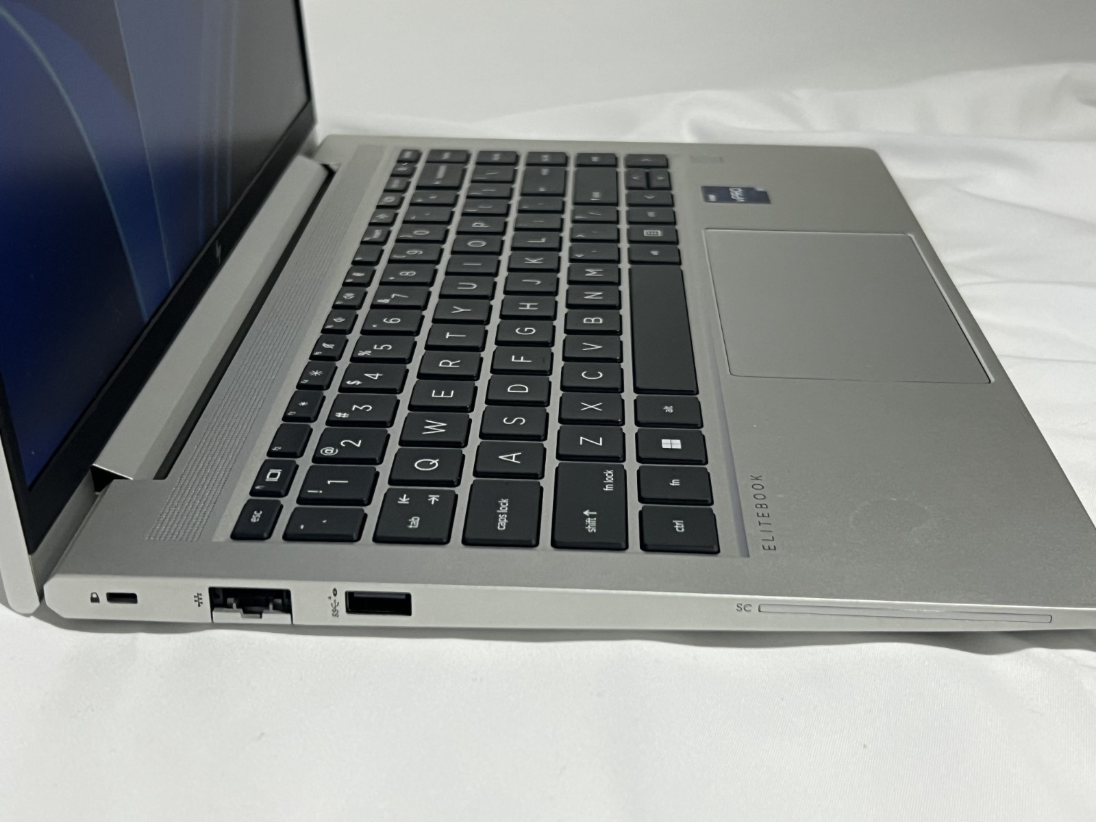 HP EliteBook 640 G10, 14-Inch Laptop, with 13th Gen Intel(R) Core(TM) i7-1365U, 256 GB NVMe (Non-Volatile Memory Express), Windows 11 Pro