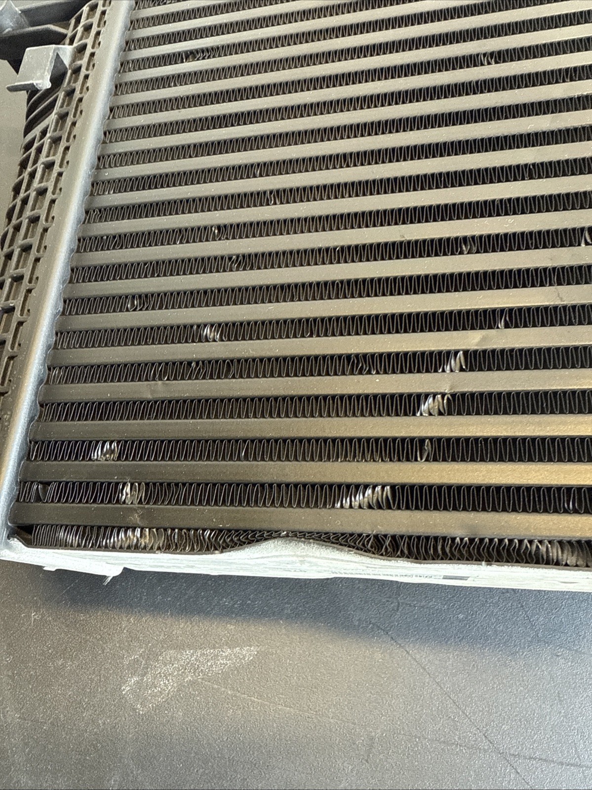 2016-2020 Bentley Bentayga 6.0l Right Air Cooler Radiator OEM 36A145804#3171