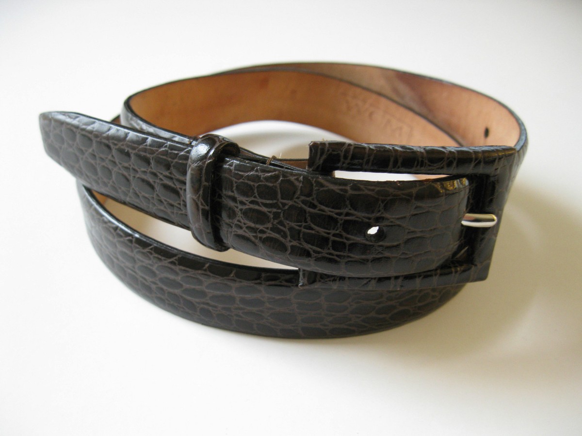 WCM New York Genuine Italian Calfskin Leather Black Belt, Allegator Design SZ M. WCM NEW YORK Size S Black Alligator Leather Skinny Belt  main image 3