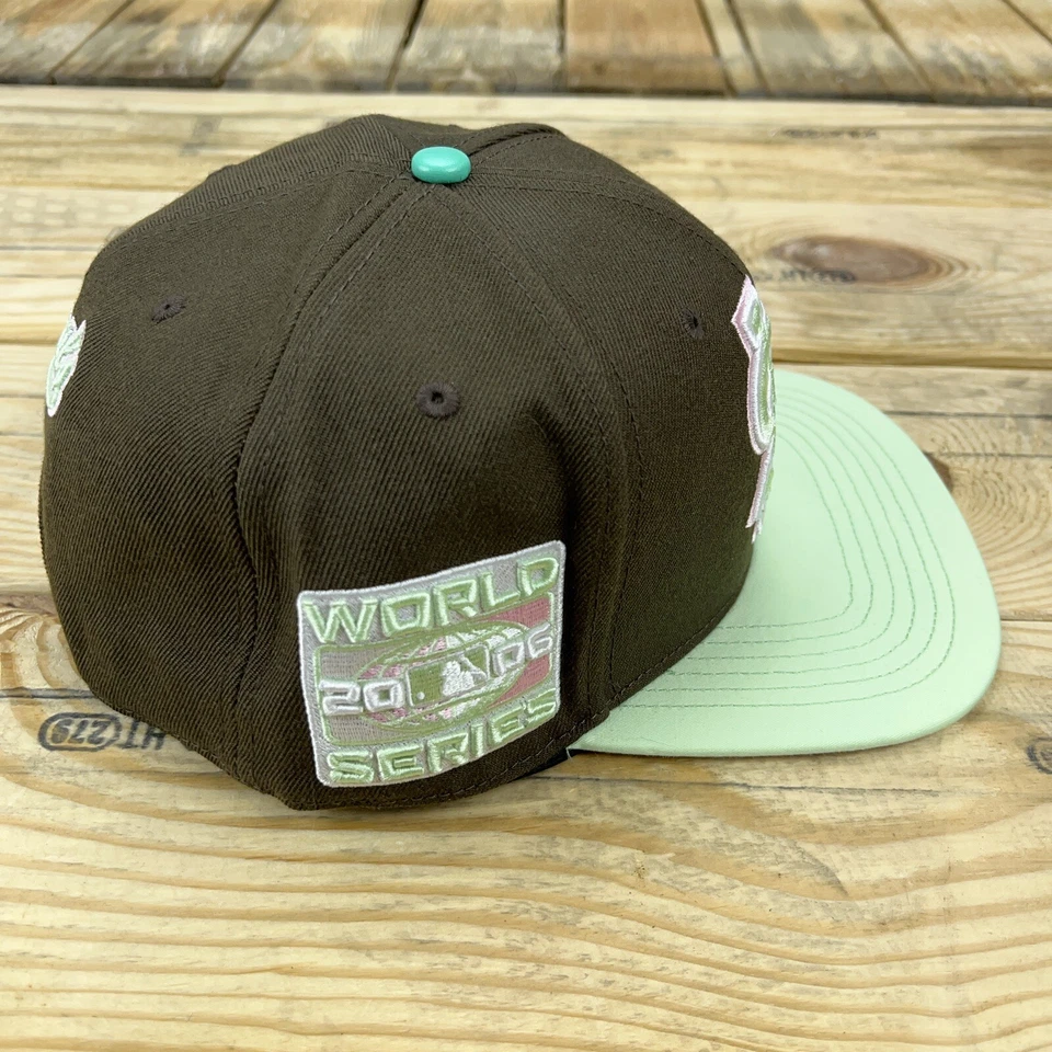 Gorra Pro Standard St Louis Cardinals 06 WS Snapback Rosa/Como Nueva Foto 2 de 4