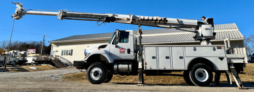 2016 International 7300 4x4 Altec DC47BTR 47' Digger Derrick Boom Utility Truck - Picture 8 of 40