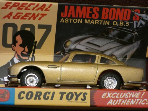 CORGI JAMES BOND ASTON MARTIN DB5 GOLDFINGER 2020 BOXED UNUSED - Picture 3 of 12