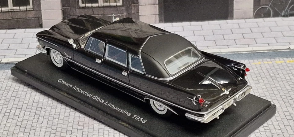NEO SCALE MODELS 1/43 - CHRYSLER CROWN IMPERIAL GHIA LIMOUSINE 1958 - Immagine 2 di 4