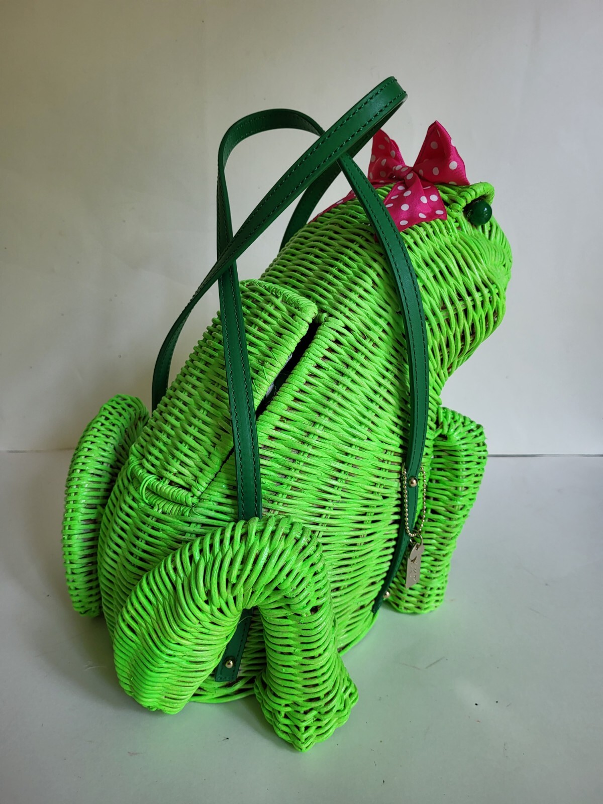 Kate Spade Wicker Novelty Bag Hand Painted Big Green Frog w/ Pink polk-a-dot Bow image 7