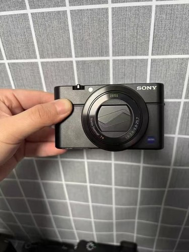 Classic Sony Cyber-Shot DSC-RX100 III M3 20.1MP Premium Compact Digital Camera