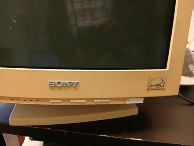 Sony Trinitron Multiscan GDM-20SE1 20