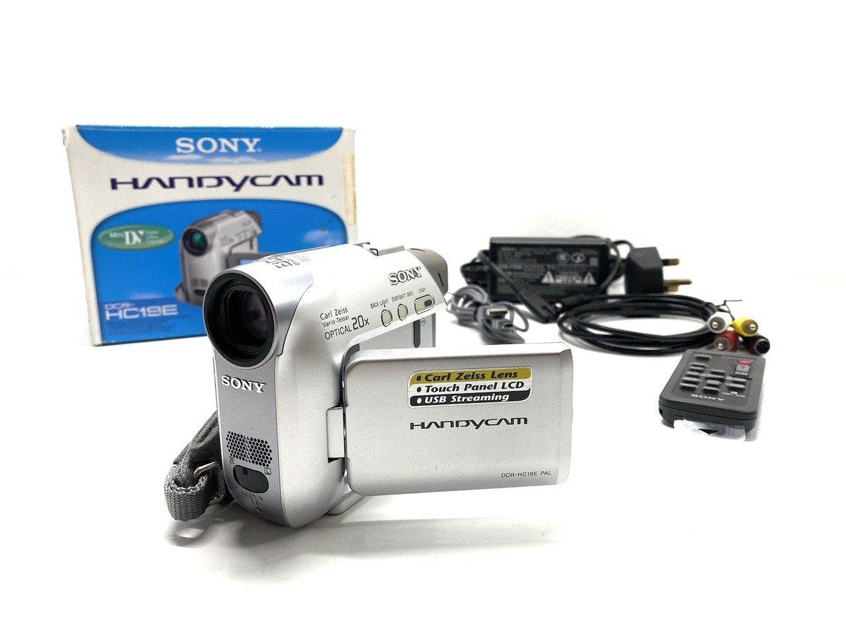 SONY DCR-HC19E Mini DV Tape Digital Video Camera Handycam Complete BOXED SET