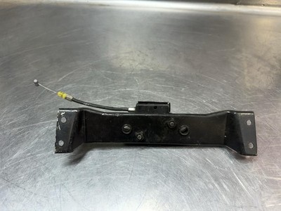 01 Kawasaki Ninja ZX11 D ZX 1100 Seat Latch Striker 27016-1098