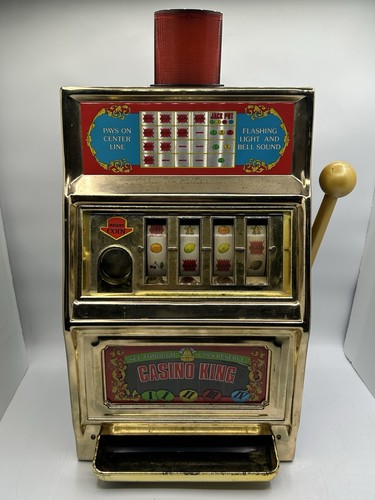 Vintage Waco Casino King Toy Slot Machine Bank. 1970s READ DESCRIPTION See Video