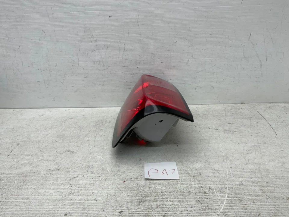 2015 2016 2017 2018-2021 CHEVROLET COLORADO DRIVER LH SIDE HALOGEN TAILLIGHT OEM - Image 3 of 4
