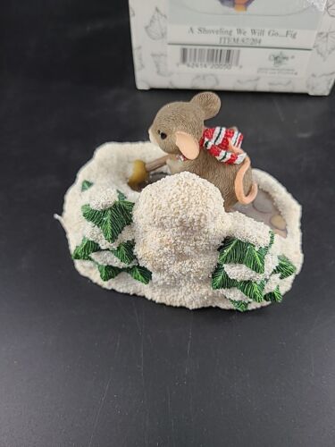 Ratón de Navidad Charming Tails A Shoveling We Will Go 87/204 nuevo en caja - Imagen 3 de 4