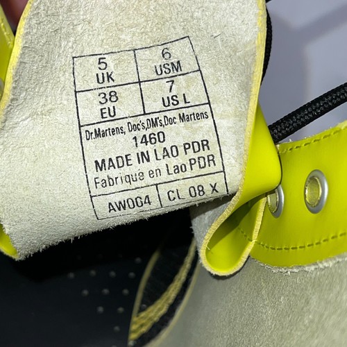 Stivali da combattimento stringati Dr Martens 1460 8 occhi pelle liscia gialli da donna taglia 7 - Foto 14 di 14