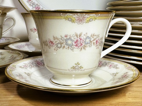 ESTATE LOT LENOX CHINA CHESAPEAKE 36 PC SET NEVER BEEN USED MANY STILL WITH TAGS - Picture 7 of 8