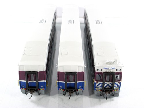 HO Scale ***ACE*** Bombardier Passenger Set #3306, 3208, 3215 ---- ATHEARN 25904 - Picture 3 of 5