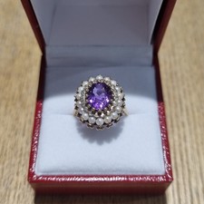 9ct Gold Amethyst and pearl cluster ring.