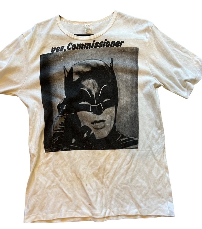 Batman Yes Commissioner Adam West white XL T shirt 1980s vintage
