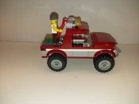 LEGO 4437 City: Police Pursuit. 100% Complete W/Manual. Manual Is In Bad Shape.