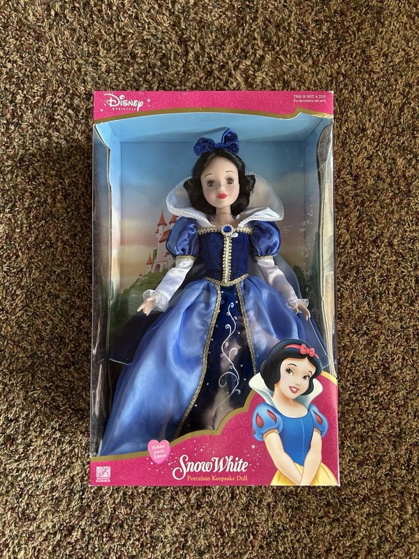 Brass Key Disney Princess Snow White 12in Porcelain Doll Collector, Unopened