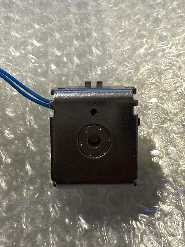 KUHNKE 10042452 9VDC SOLENOID FOR JAGUAR GEAR SELECTOR GENUINE REPLACEMENT  - Image 3 of 4