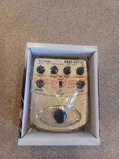 Behringer BDI21 Bass Amp Modeler Direct Recording Preamp DI Box