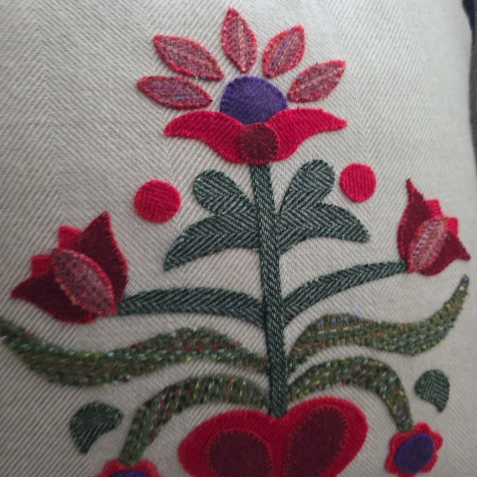 Vtg applique scandinavian Floral Woven Tweed Wool Patchwork Cushion Cover Blue - Image 2 of 4