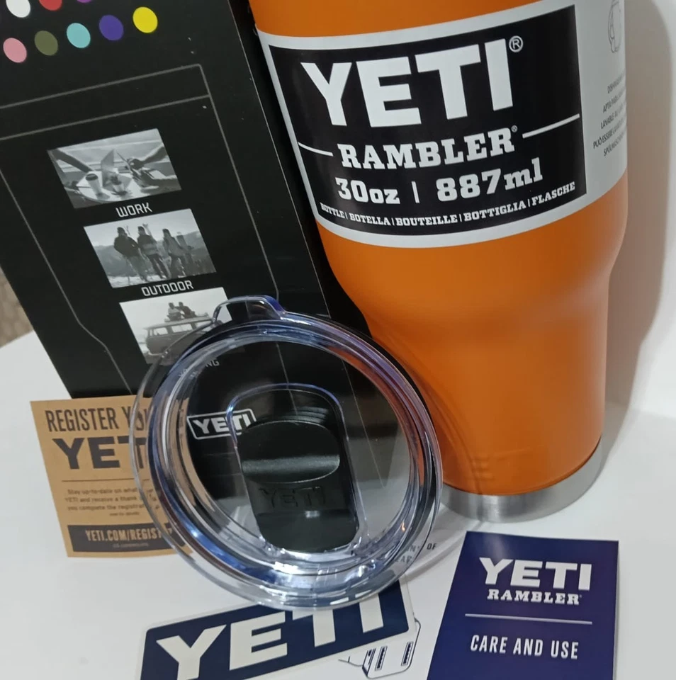 Vaso Yeti Rambler 30 oz con tapa MagSlider, color naranja, año 1 Foto 2 de 2