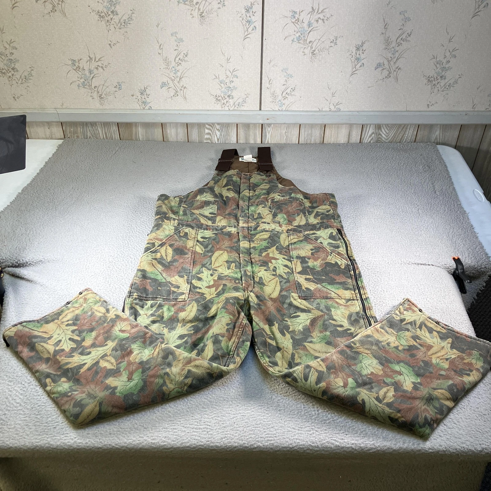 Vintage Gander Mountain Bib Overalls Mens 2XL Green Camo Insulated Hunting USA