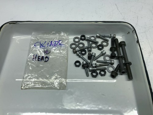 BMW R1200R Zylinderkopf Schrauben Cylinder Head Bolts (5) 09'