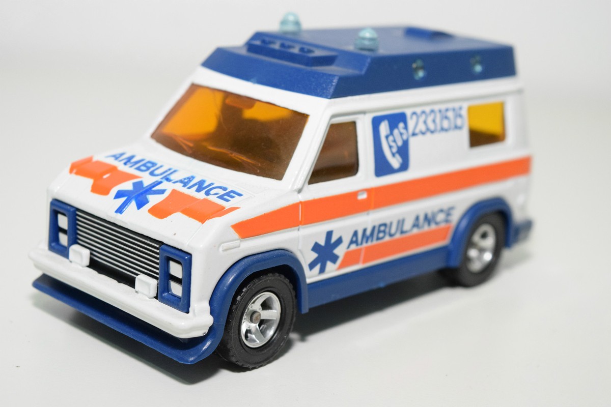 Camion Majorette 1/60 Et 1/36 - Série 3000 - Transporter Divers - Fabrication France 1980