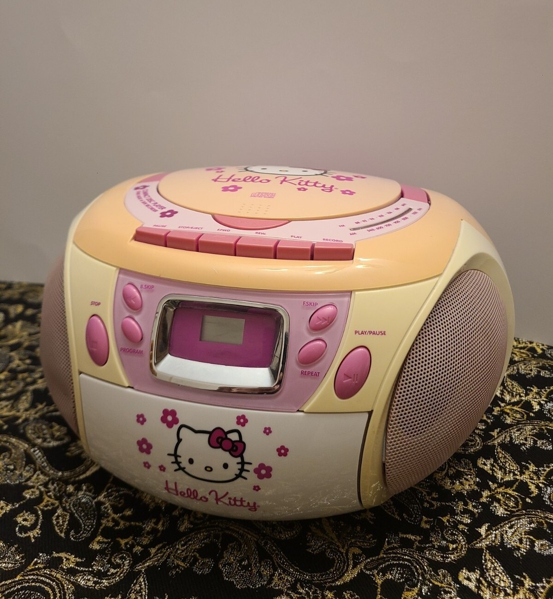 Hello Kitty 蓄音機型プレーヤー Hello Kitty AM/FM Stereo CD Cassette Player Boombox 2010 | eBay