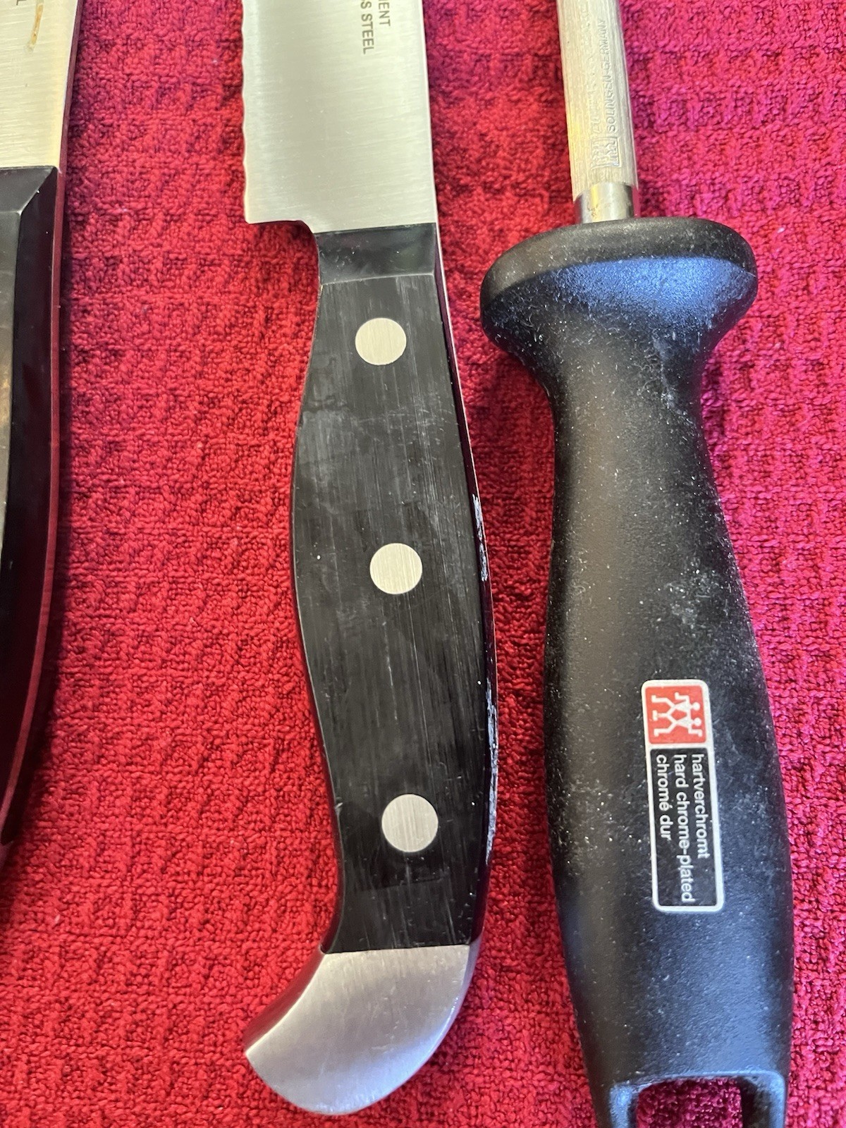 HENCKELS Knife Block and Partial Set- 3 Kitchen Knives, 3 Steak Knives, 1 Steel