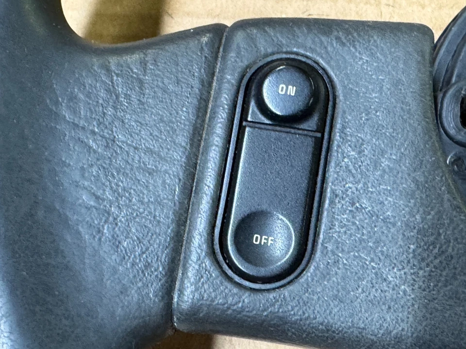 Volante Ford Mustang 87-89 negro con Cruise Factory TILT GT LX OEM 5,0 L Foto 2 de 4